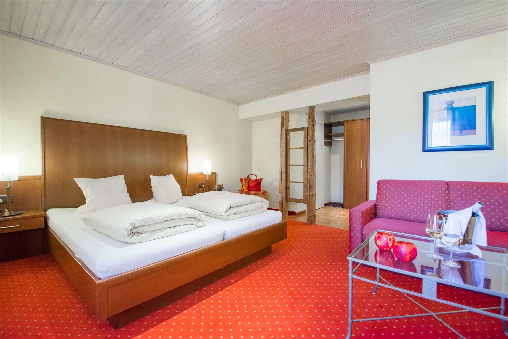 Hotel La Cruna 3*